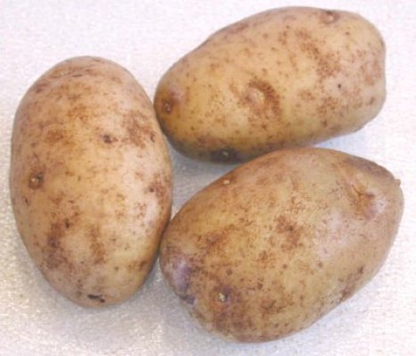 Au dispărut cartofii româneşti din magazine
